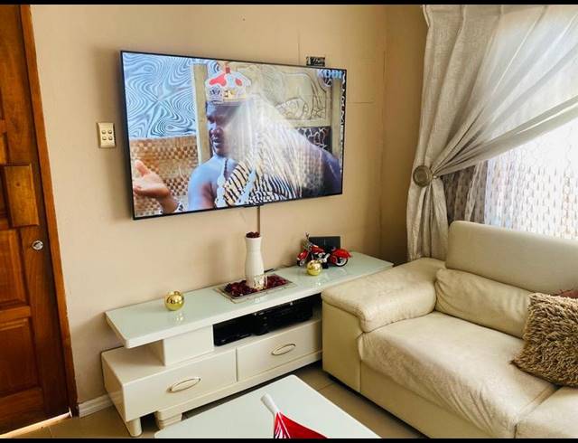 3 BEDROOM HOUSE FOR SALE IN PROTEA GLEN